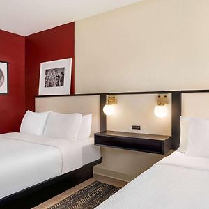 Standard Queen Room Disability Access